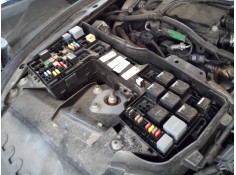 CAJA RELES / FUSIBLES 