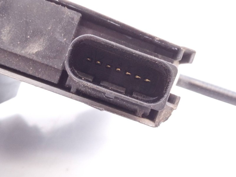 Recambio de cerradura puerta trasera izquierda para citroën c4 picasso feel referencia OEM IAM 9826136980  E1-A4-35-2