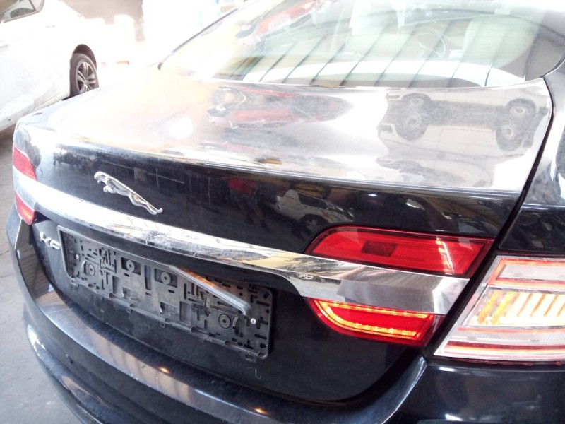 Recambio de porton trasero para jaguar xf 2.2 diesel referencia OEM IAM   