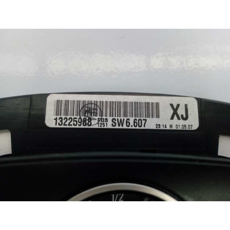 Recambio de cuadro instrumentos para opel zafira b cosmo referencia OEM IAM 13225988  E2-B6-24-4