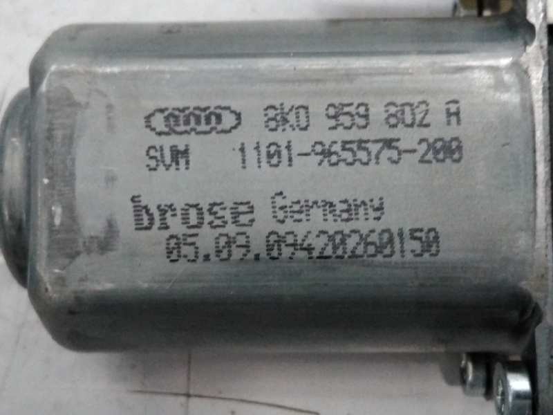 Recambio de motor elevalunas delantero derecho para audi a4 ber. (b8) básico referencia OEM IAM 8K0959802A 966934200 E1-B6-32-1