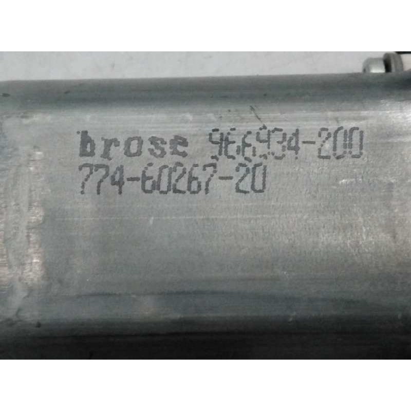 Recambio de motor elevalunas delantero derecho para audi a4 ber. (b8) básico referencia OEM IAM 8K0959802A 966934200 E1-B6-32-1