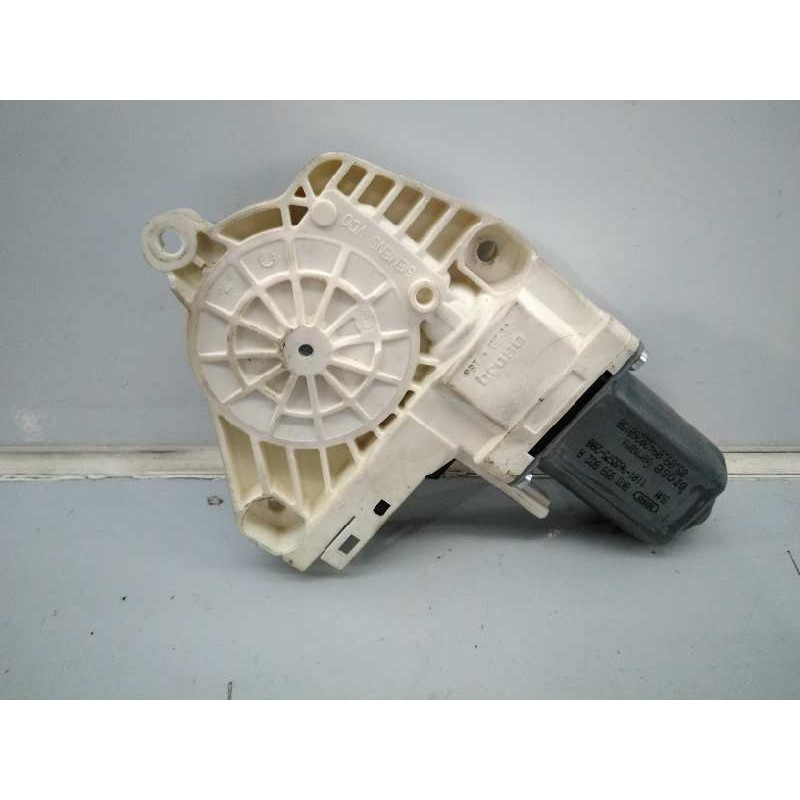 Recambio de motor elevalunas delantero derecho para audi a4 ber. (b8) básico referencia OEM IAM 8K0959802A 966934200 E1-B6-32-1