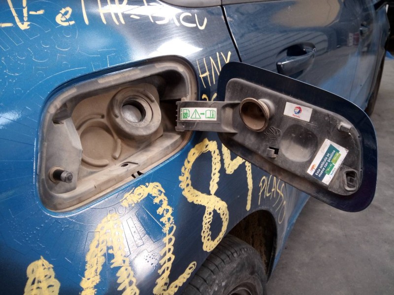 Recambio de tapa exterior combustible para citroën c4 picasso feel referencia OEM IAM   