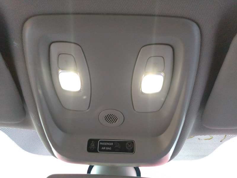 Recambio de luz interior para renault captur xmod referencia OEM IAM   