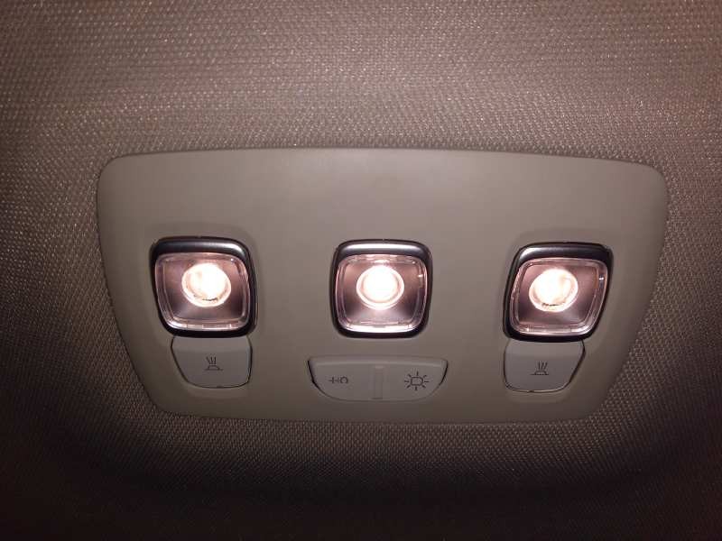 Recambio de luz interior para renault captur xmod referencia OEM IAM   