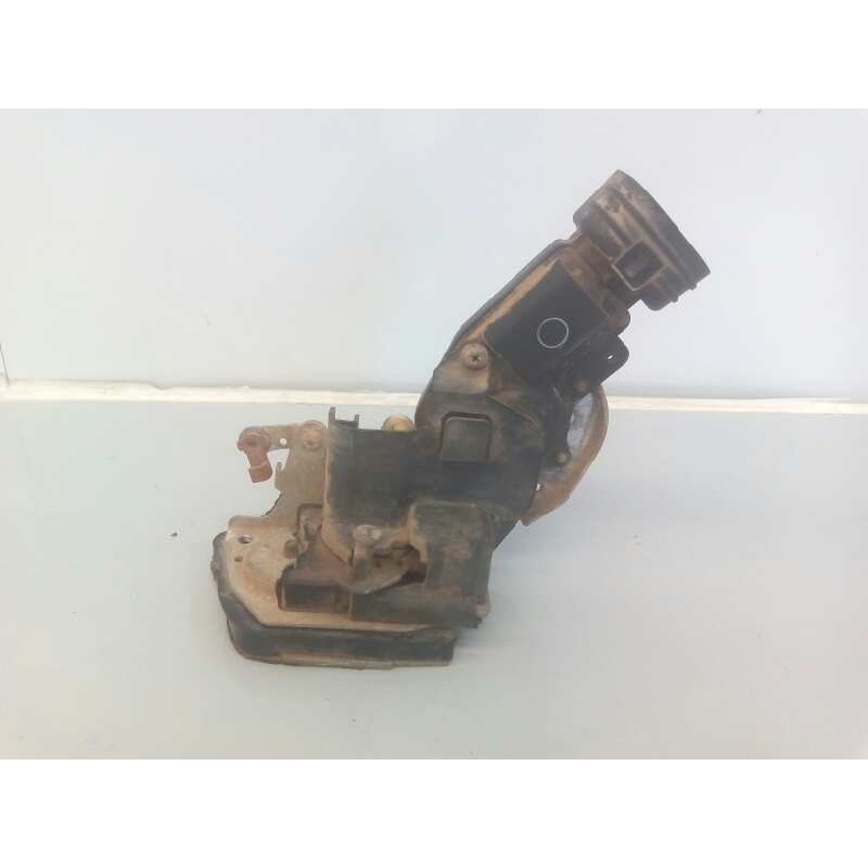 Recambio de cerradura puerta trasera derecha para toyota land cruiser (j9) td vx (5-ptas.) (kzj95) referencia OEM IAM   E2-B4-5-