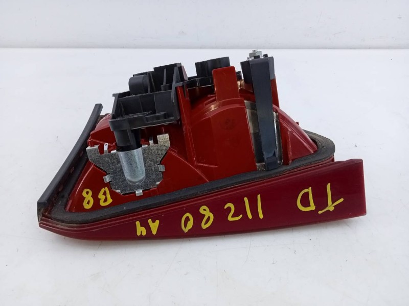 Recambio de piloto trasero derecho porton para audi a4 ber. (b8) básico referencia OEM IAM   E1-B6-50-1