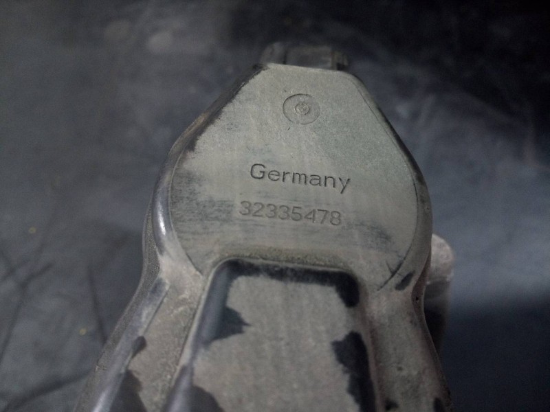 Recambio de pinza freno trasera izquierda para audi a4 ber. (b8) básico referencia OEM IAM 6442A3588  P1-B5-38