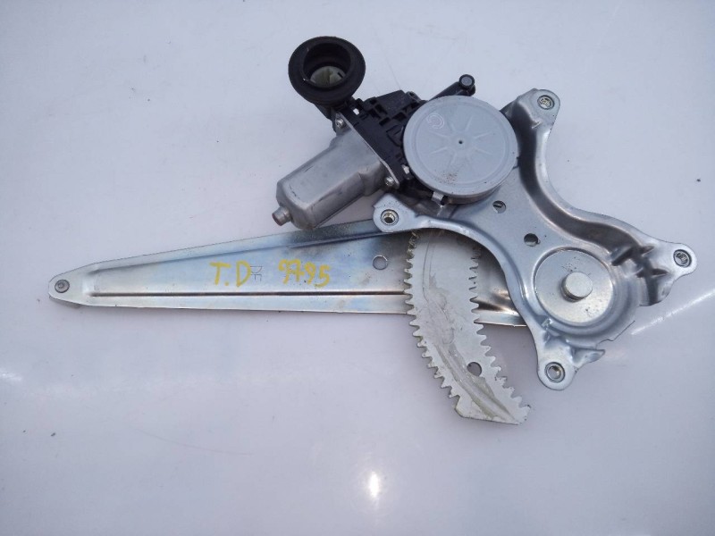 Recambio de elevalunas trasero derecho para toyota rav 4 advance referencia OEM IAM   E2-B4-45-2