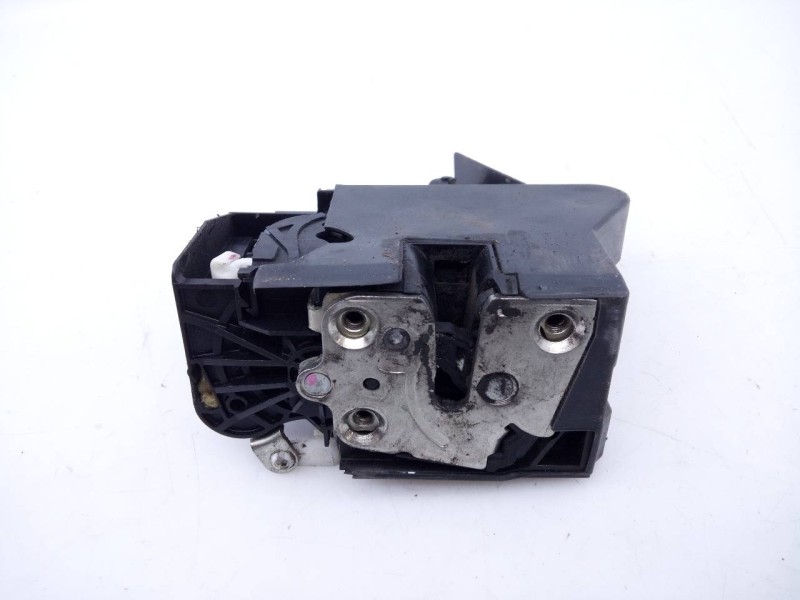 Recambio de cerradura puerta delantera derecha para dacia sandero stepway comfort referencia OEM IAM 805026816RG  E1-A1-36-2