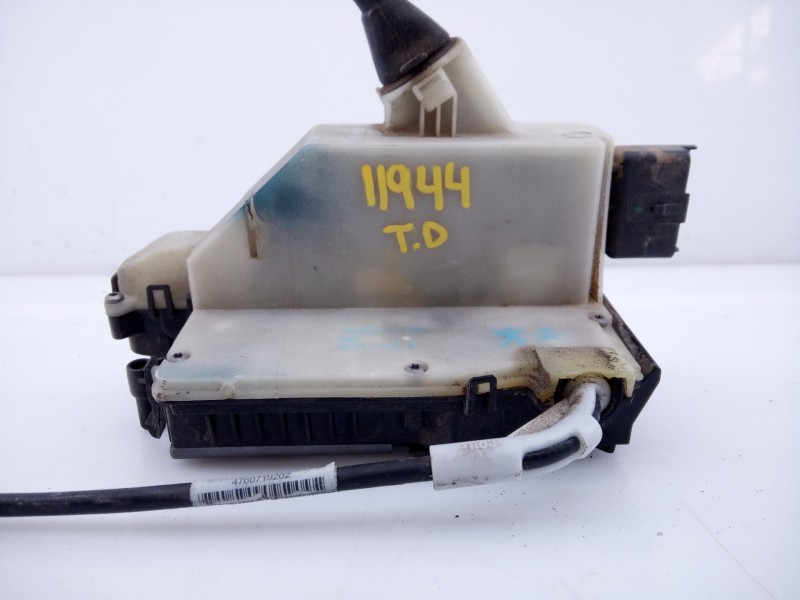 Recambio de cerradura puerta trasera derecha para peugeot 208 access referencia OEM IAM 9688080780  E1-A4-36-1