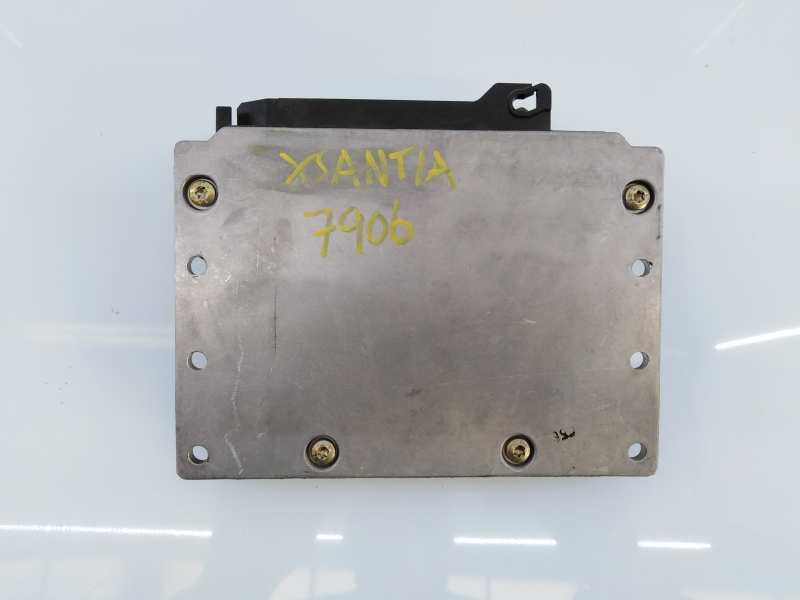 Recambio de centralita motor uce para citroën xantia berlina 1.9 turbodiesel referencia OEM IAM 0281001262 9624519580 E3-B2-56-4