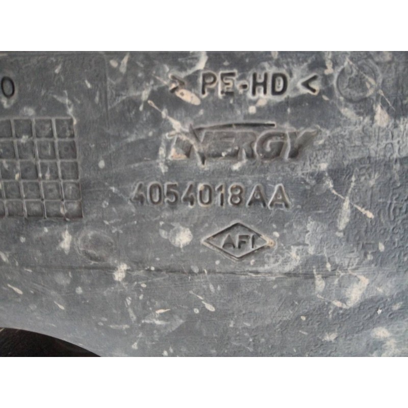 Recambio de deposito combustible para dacia sandero stepway comfort referencia OEM IAM 4054018AA  