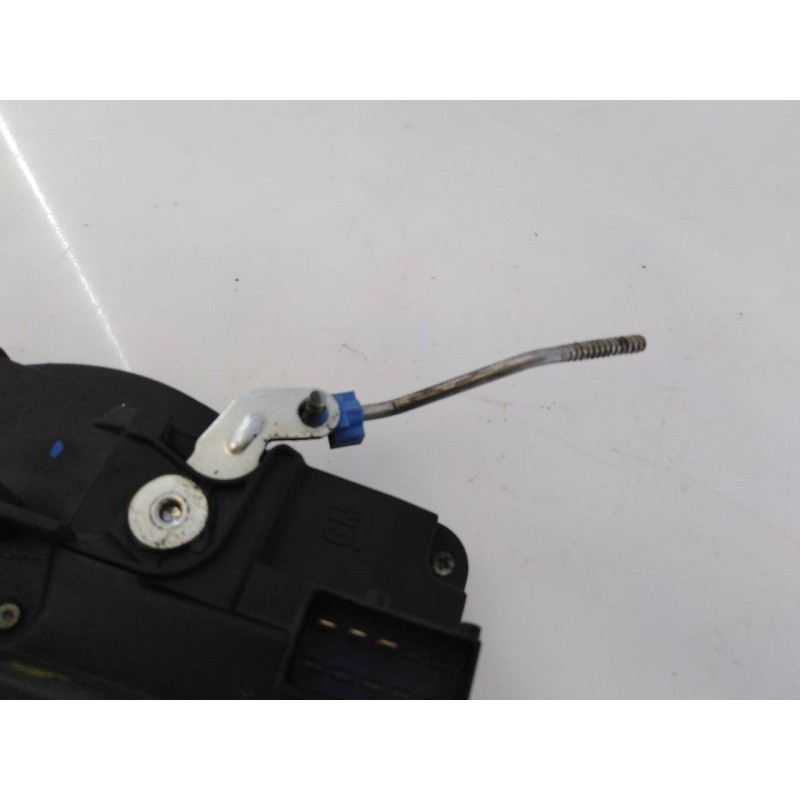 Recambio de cerradura puerta delantera derecha para opel vivaro referencia OEM IAM 82000042171 91166234 E2-B6-10-2