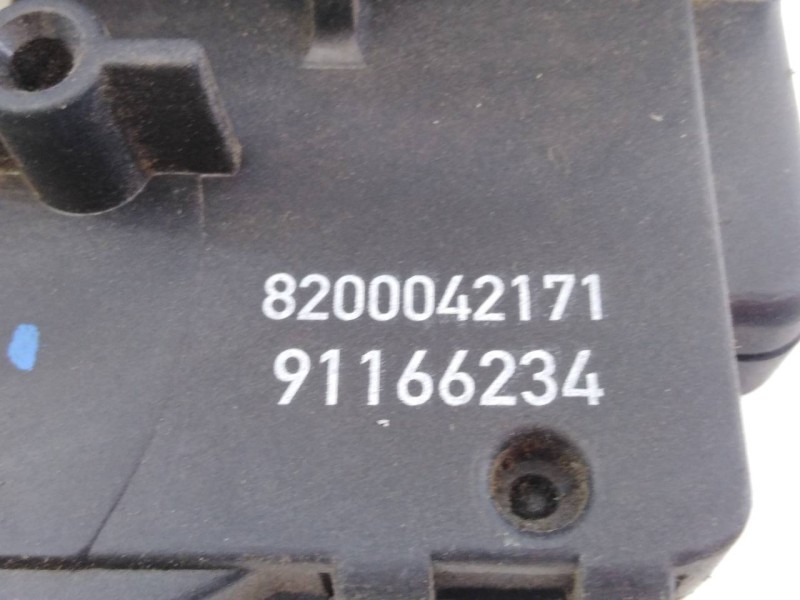 Recambio de cerradura puerta delantera derecha para opel vivaro referencia OEM IAM 82000042171 91166234 E2-B6-10-2