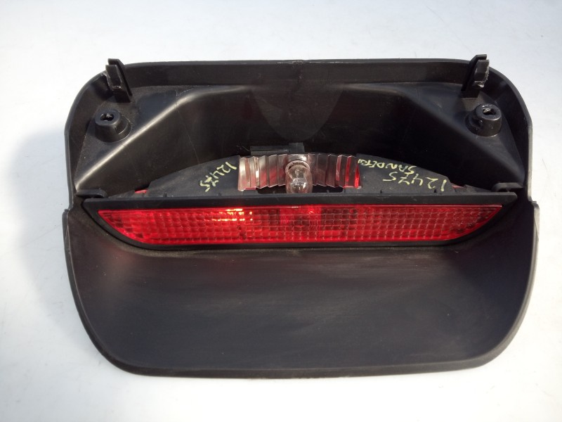 Recambio de luz central de freno para dacia sandero stepway comfort referencia OEM IAM   E1-A1-43-1