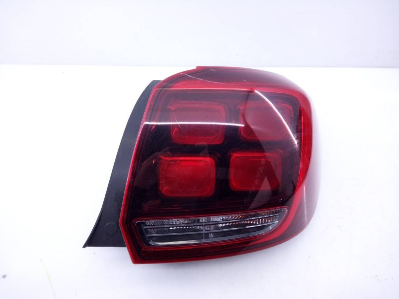 Recambio de piloto trasero derecho para dacia sandero stepway comfort referencia OEM IAM 265506147R 90113189 E1-A1-23-1