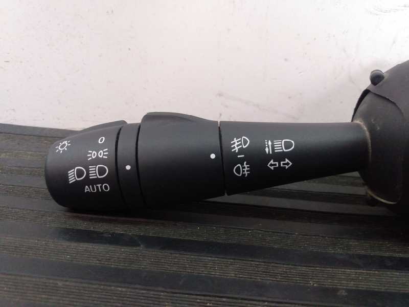 Recambio de mando luces para renault captur xmod referencia OEM IAM 255676085R E106703251 E2-A1-28-1