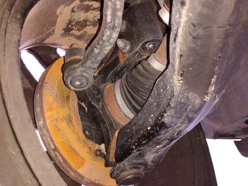 Recambio de mangueta delantera izquierda para renault captur xmod referencia OEM IAM   