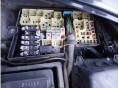 CAJA RELES / FUSIBLES 