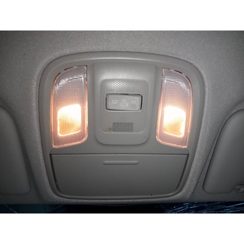 Recambio de luz interior para kia sportage business 2wd referencia OEM IAM   