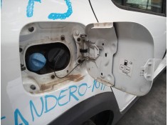 Recambio de tapa exterior combustible para dacia sandero stepway comfort referencia OEM IAM    2