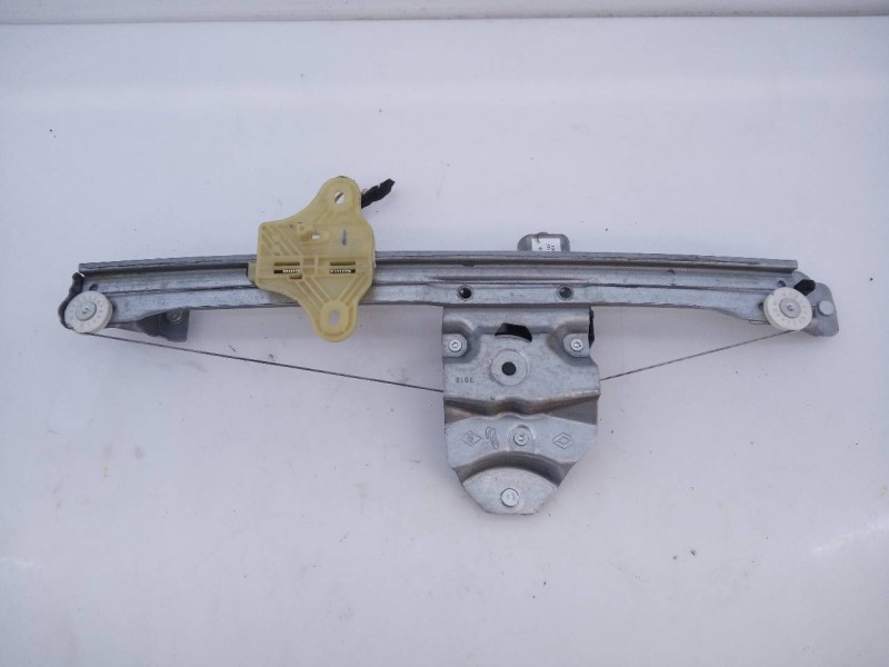 Recambio de elevalunas delantero derecho para renault clio iv limited referencia OEM IAM 128001471B 3U3144B E1-A1-44-1