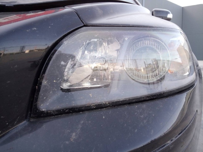 Recambio de faro izquierdo para volvo v50 familiar 2.0 d kinetic referencia OEM IAM   