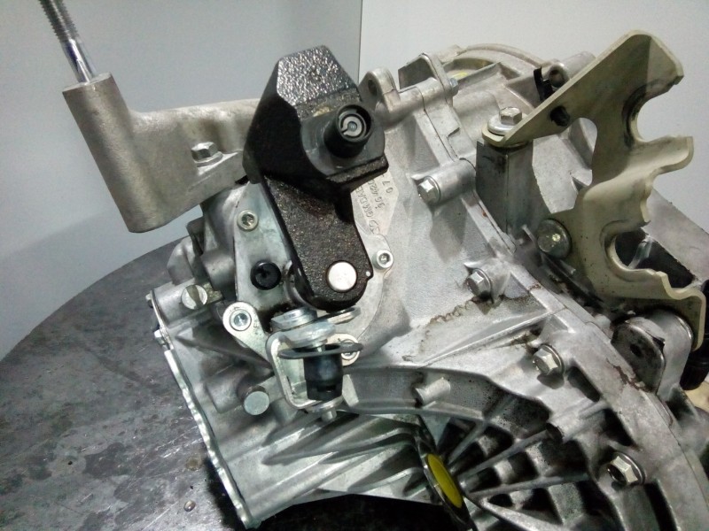 Recambio de caja cambios para chevrolet epica lt referencia OEM IAM BC008567  M1-A3-113