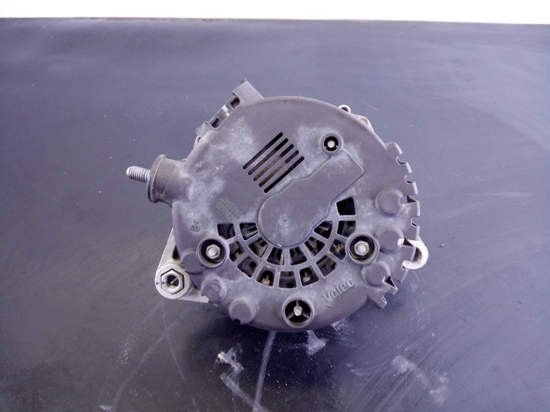 Recambio de alternador para kia cee´d drive referencia OEM IAM 373002A850 2611067 P3-A4-8-4