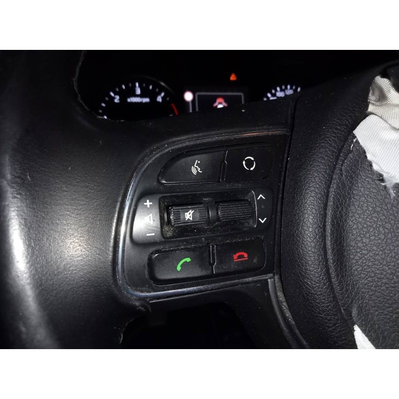 Recambio de volante para kia sportage business 2wd referencia OEM IAM   