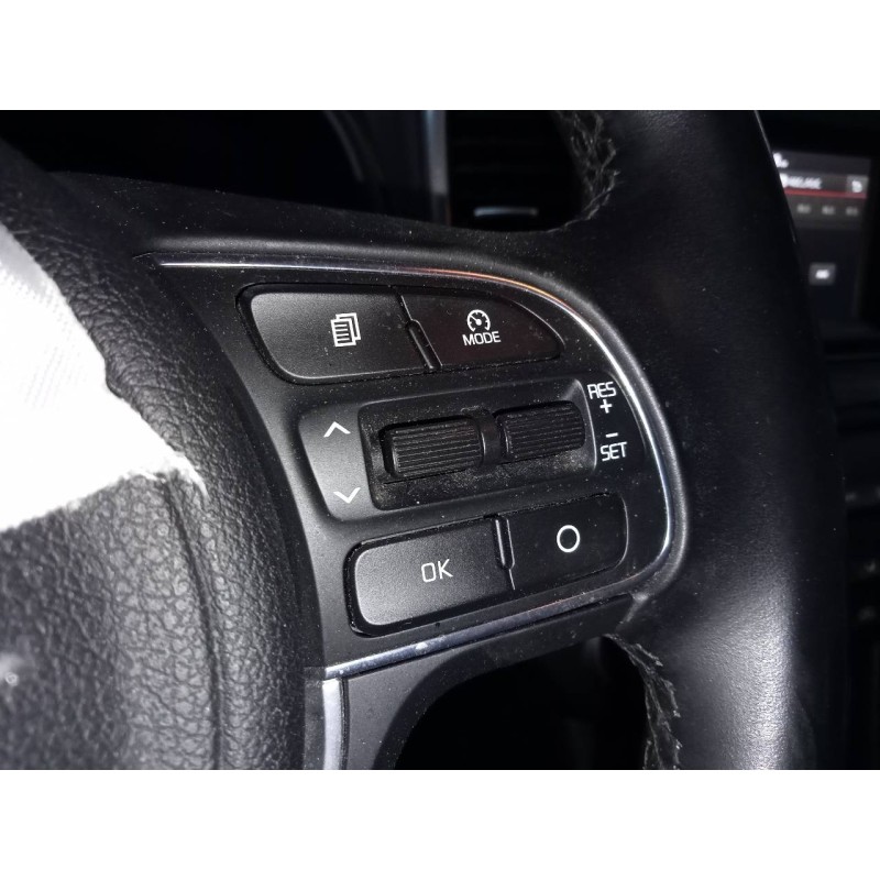 Recambio de volante para kia sportage business 2wd referencia OEM IAM   