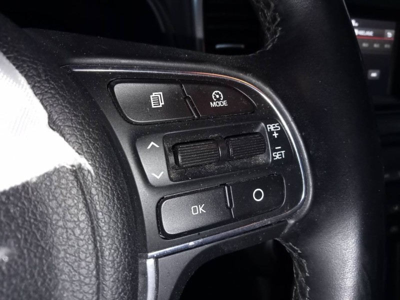 Recambio de volante para kia sportage business 2wd referencia OEM IAM   