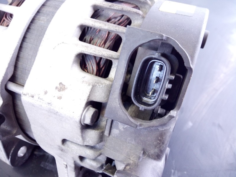 Recambio de alternador para kia cee´d drive referencia OEM IAM 373002A850 2611067 P3-A4-8-4