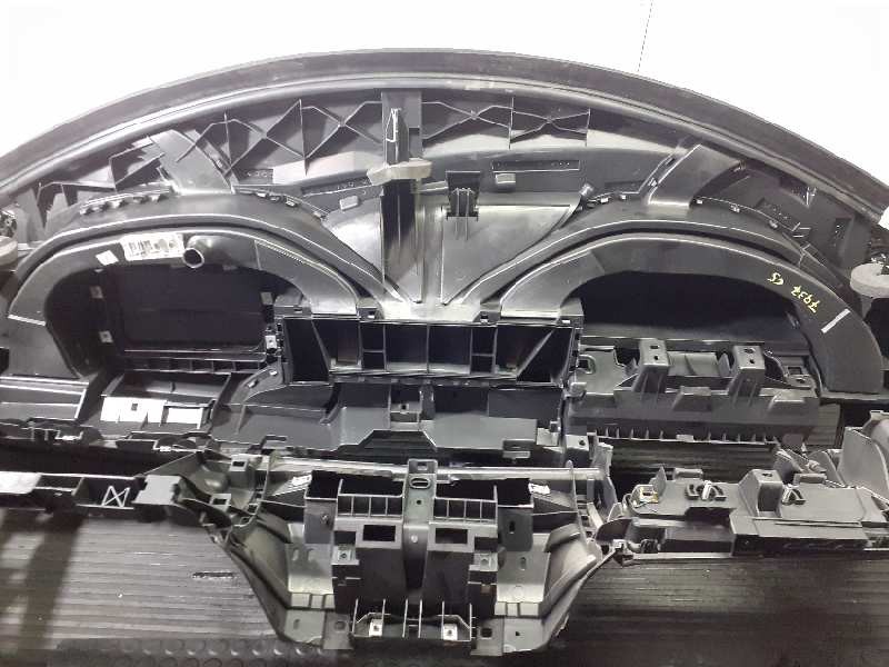 Recambio de salpicadero para citroën c5 berlina exclusive referencia OEM IAM 8231T7 9682177977 P2-A2-21