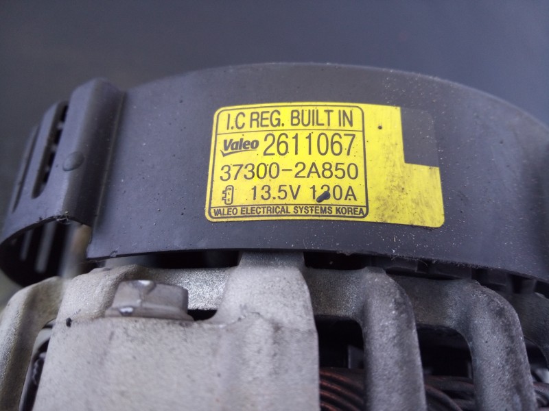 Recambio de alternador para kia cee´d drive referencia OEM IAM 373002A850 2611067 P3-A4-8-4