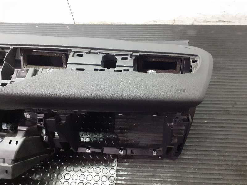 Recambio de salpicadero para citroën c5 berlina exclusive referencia OEM IAM 8231T7 9682177977 P2-A2-21