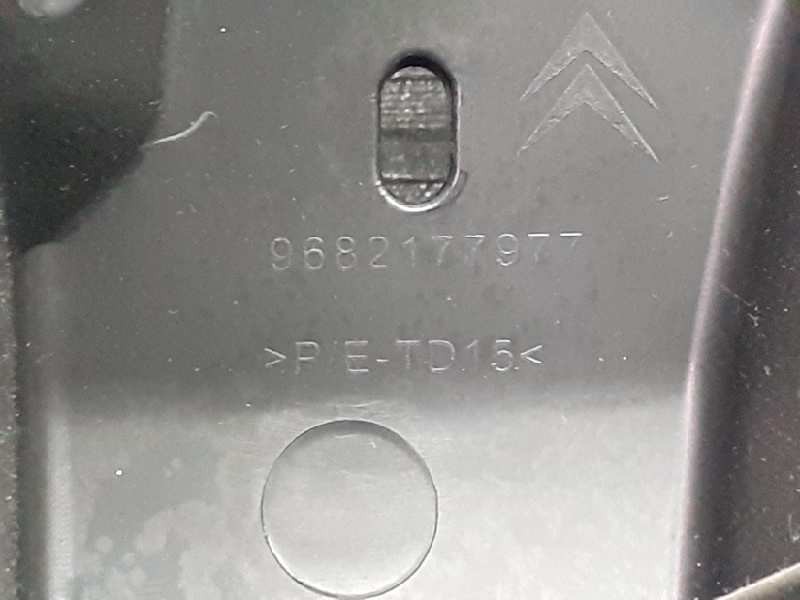 Recambio de salpicadero para citroën c5 berlina exclusive referencia OEM IAM 8231T7 9682177977 P2-A2-21