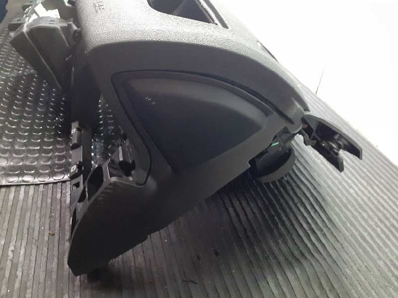 Recambio de salpicadero para citroën c5 berlina exclusive referencia OEM IAM 8231T7 9682177977 P2-A2-21