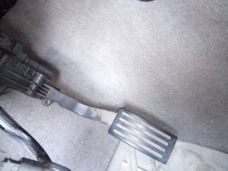 Recambio de pedal acelerador para volvo v50 familiar 2.0 d kinetic referencia OEM IAM 4M519F836AH 6PV00864101 