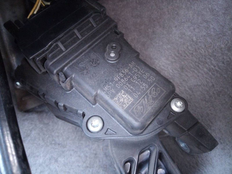 Recambio de pedal acelerador para volvo v50 familiar 2.0 d kinetic referencia OEM IAM 4M519F836AH 6PV00864101 