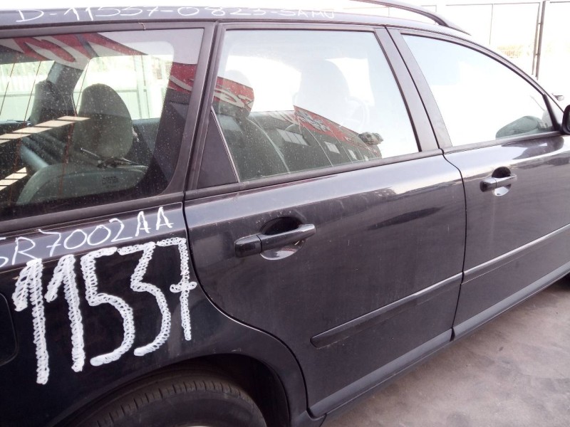 Recambio de puerta trasera derecha para volvo v50 familiar 2.0 d kinetic referencia OEM IAM   