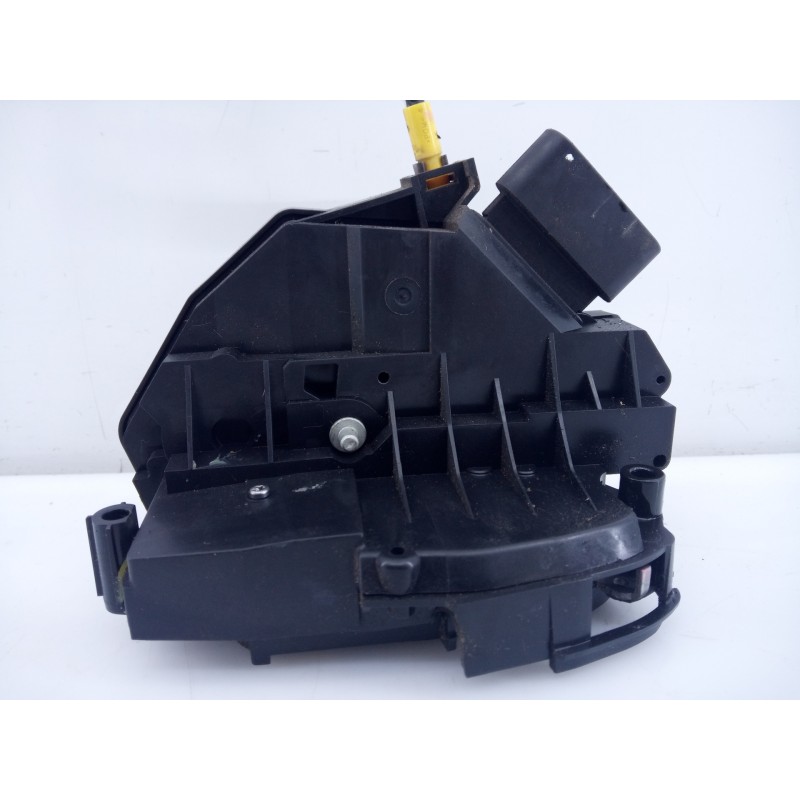 Recambio de cerradura puerta trasera derecha para ford c-max trend referencia OEM IAM 40744138844143  E2- B3-9-2