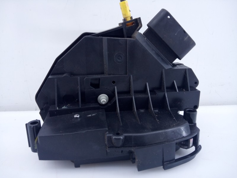 Recambio de cerradura puerta trasera derecha para ford c-max trend referencia OEM IAM 40744138844143  E2- B3-9-2