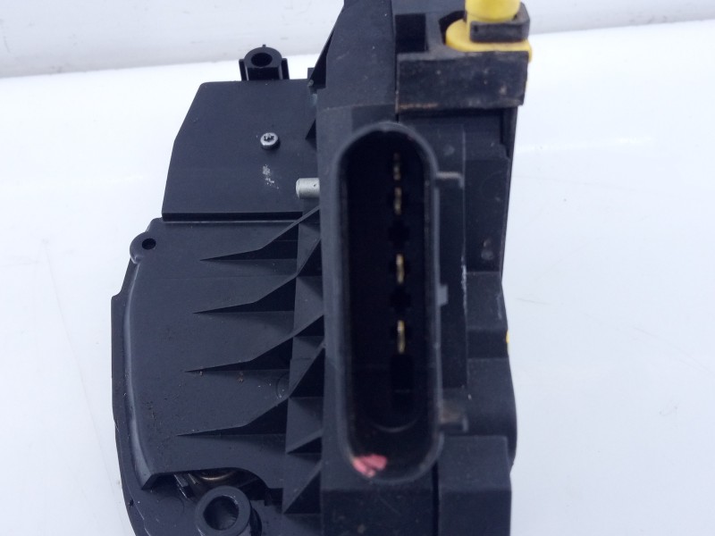 Recambio de cerradura puerta trasera derecha para ford c-max trend referencia OEM IAM 40744138844143  E2- B3-9-2