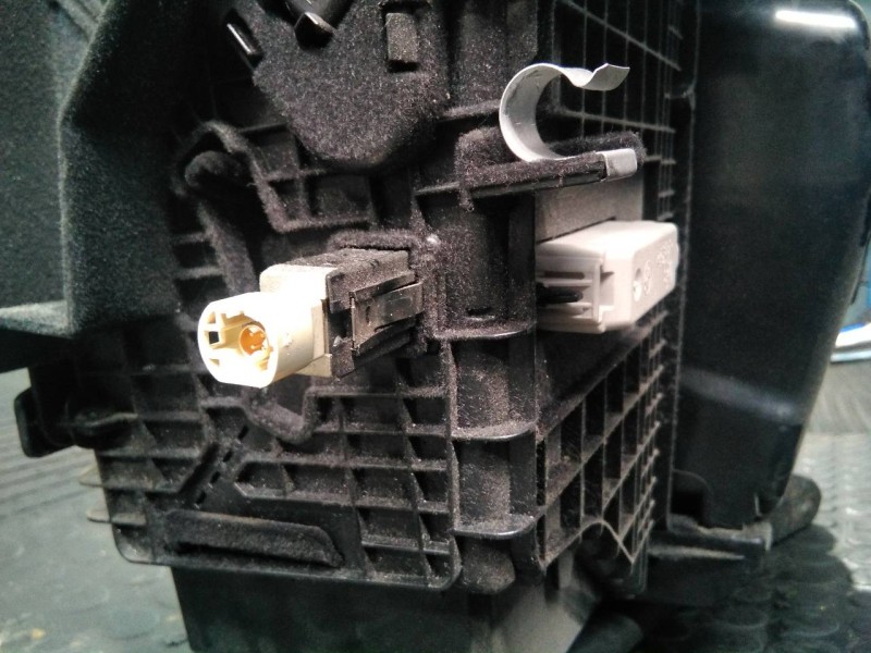 Recambio de guantera para bmw serie 5 lim. (f10) 520d referencia OEM IAM 51169173907  