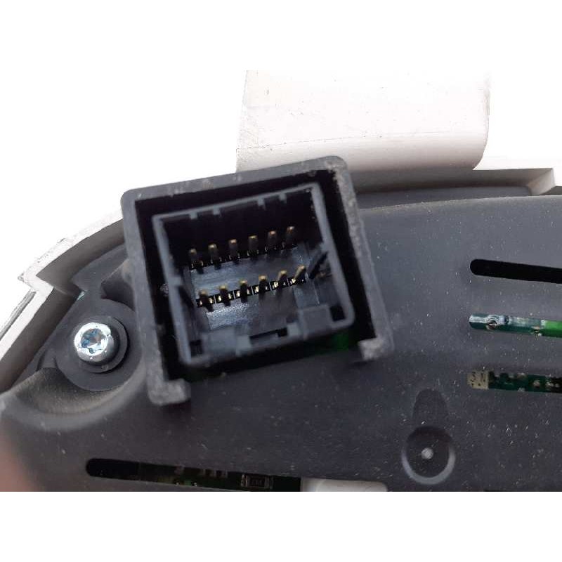 Recambio de cuadro instrumentos para kia cee´d emotion referencia OEM IAM 940241H151  E3-A3-23-2