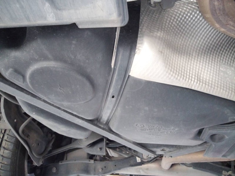 Recambio de deposito combustible para audi a3 cabrio (8ve) design edition referencia OEM IAM 5Q0201085  