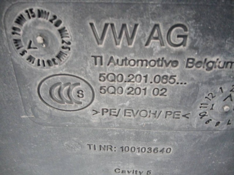 Recambio de deposito combustible para audi a3 cabrio (8ve) design edition referencia OEM IAM 5Q0201085  